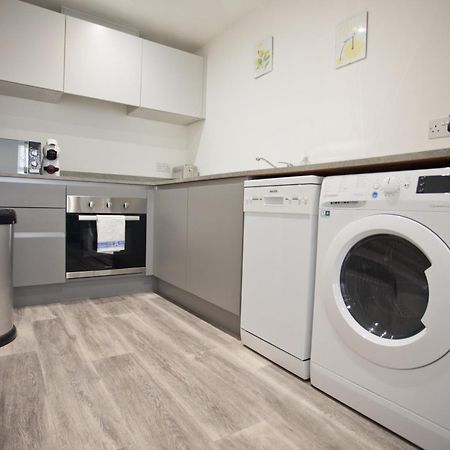 Sea Air - 2 Bedrooms - Parking - Mins To Beach ボーンマス エクステリア 写真